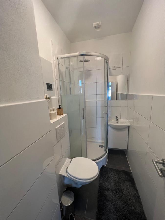 Vi01 Schönes 6 Pers. Am Dülkener Bahnhof * Viersen
